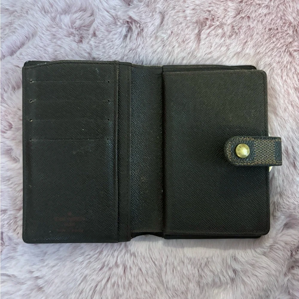 Authentic Louis Vuitton Damier Wallet - Picture 8 of 12